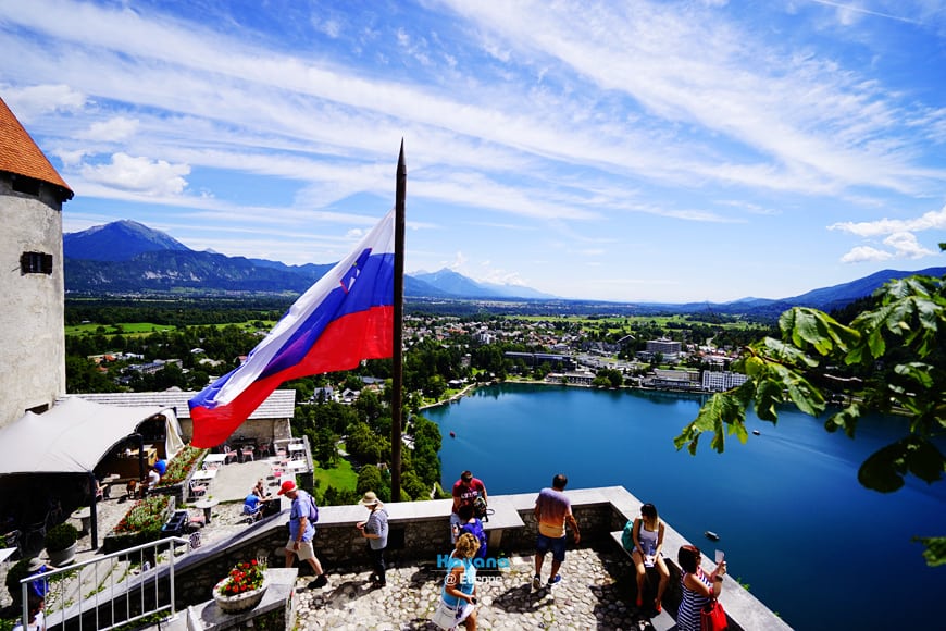 7個此生必去「童話小鎮」Top2.斯洛維尼亞、布萊德湖Lake Bled｜布萊德城堡必吃蛋糕和推薦拍攝點