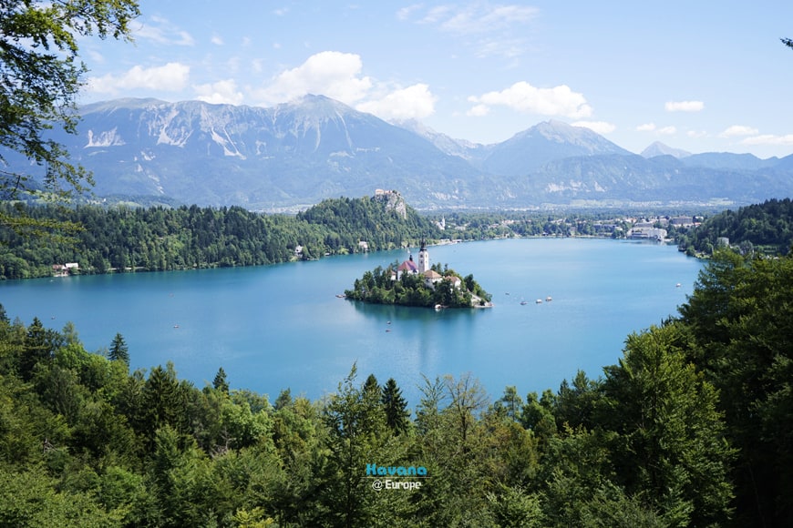 7個此生必去「童話小鎮」Top2.斯洛維尼亞、布萊德湖Lake Bled｜布萊德城堡必吃蛋糕和推薦拍攝點