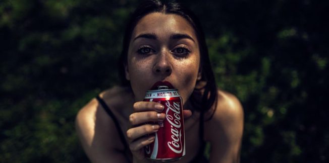 5句經典「性暗示語錄」要一起「買可樂」嗎?
