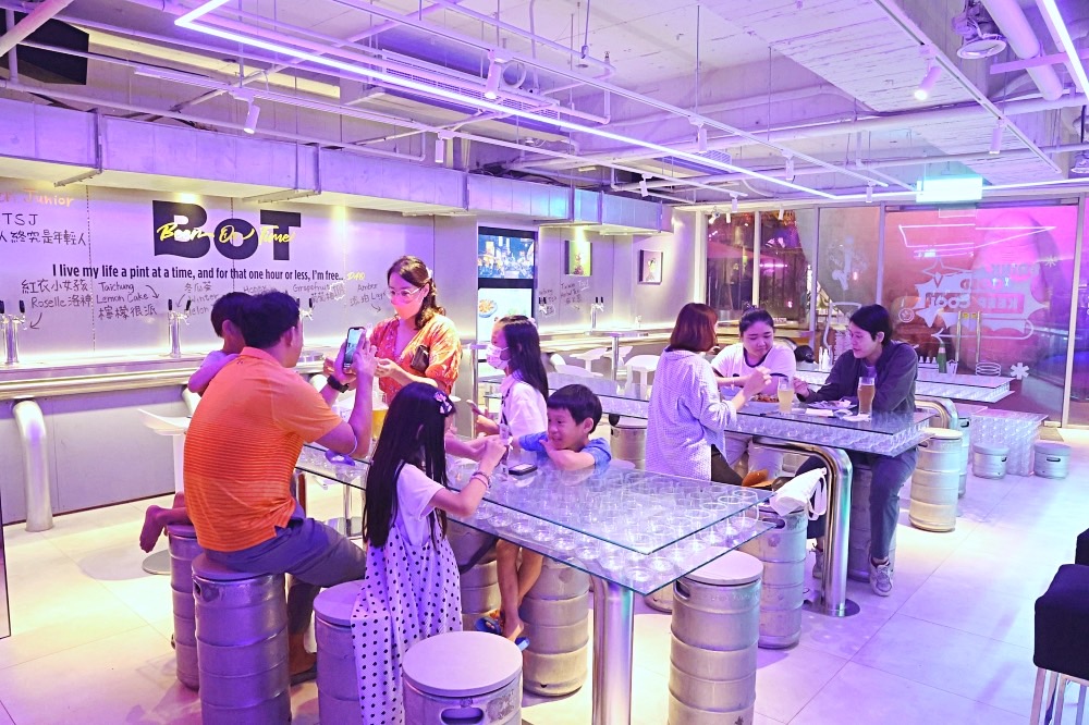 SUNMAI BAR PARK2店 | 金色三麥全新風格餐酒吧，自助啤酒區1小時暢飲$399起！