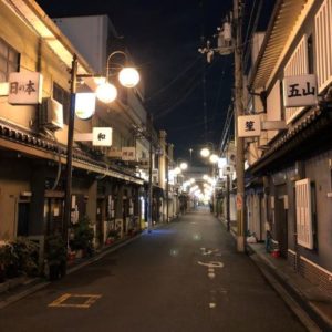 日本紅燈區「飛田新地」，有條小巷不得不去