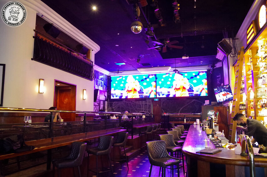 The Adlon 昔日《卡內基酒吧》蛻變成擁有365吋螢幕適合看世足賽