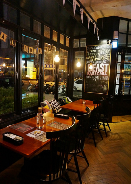 大口咬漢堡X好氣氛美式餐廳-BEAST Bar & Grill 野獸美式餐廳